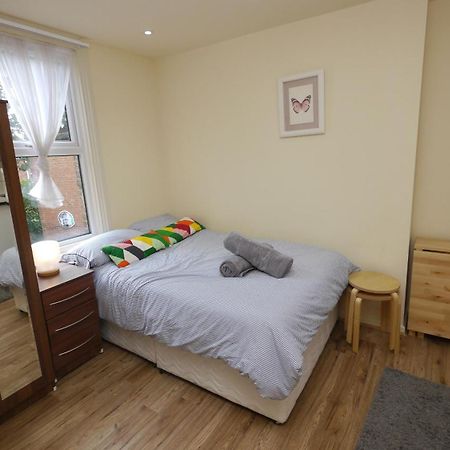 Studio 20 Ash Aparthotel Лондон Екстериор снимка
