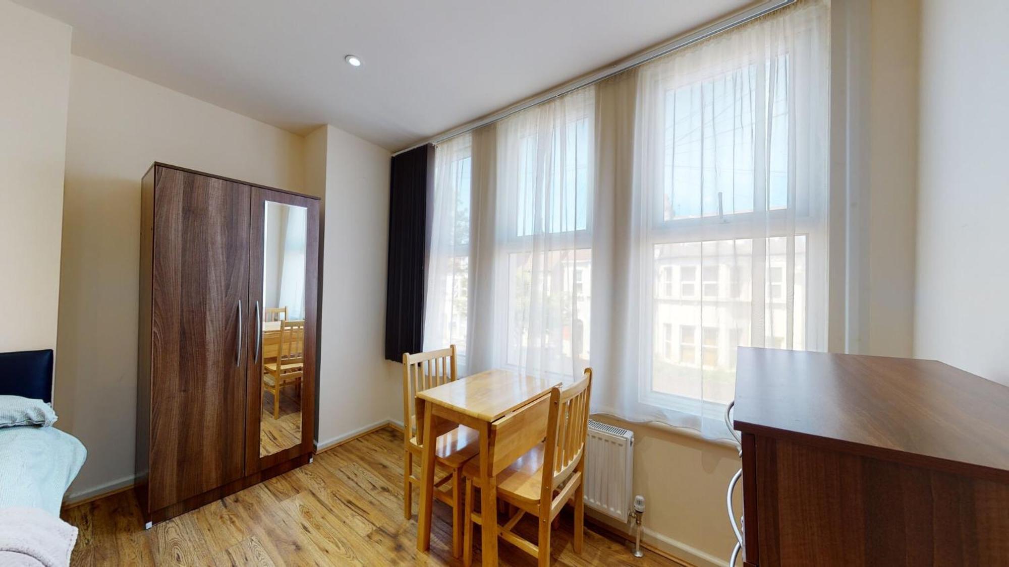 Studio 20 Ash Aparthotel Лондон Екстериор снимка