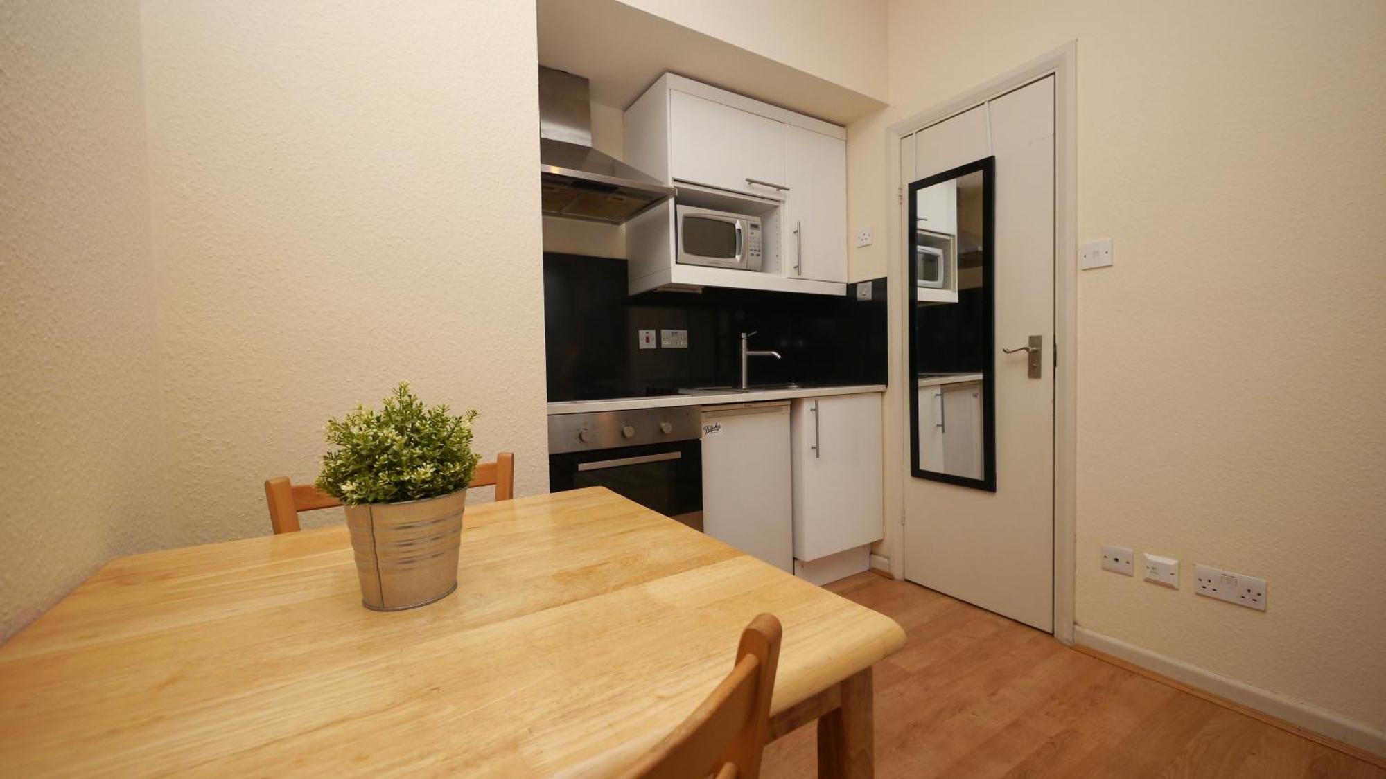 Studio 20 Ash Aparthotel Лондон Екстериор снимка