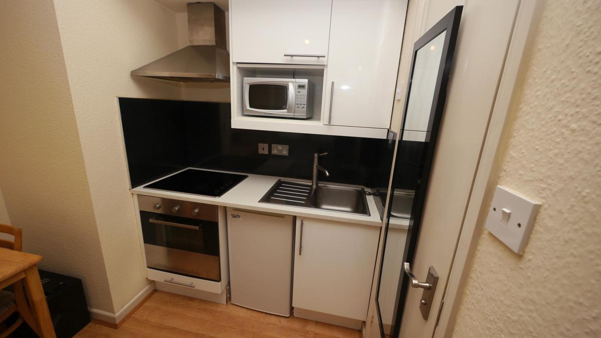 Studio 20 Ash Aparthotel Лондон Екстериор снимка